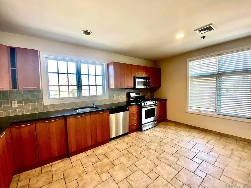 259 Glen Cove Avenue #255 Sea Cliff, NY 11579