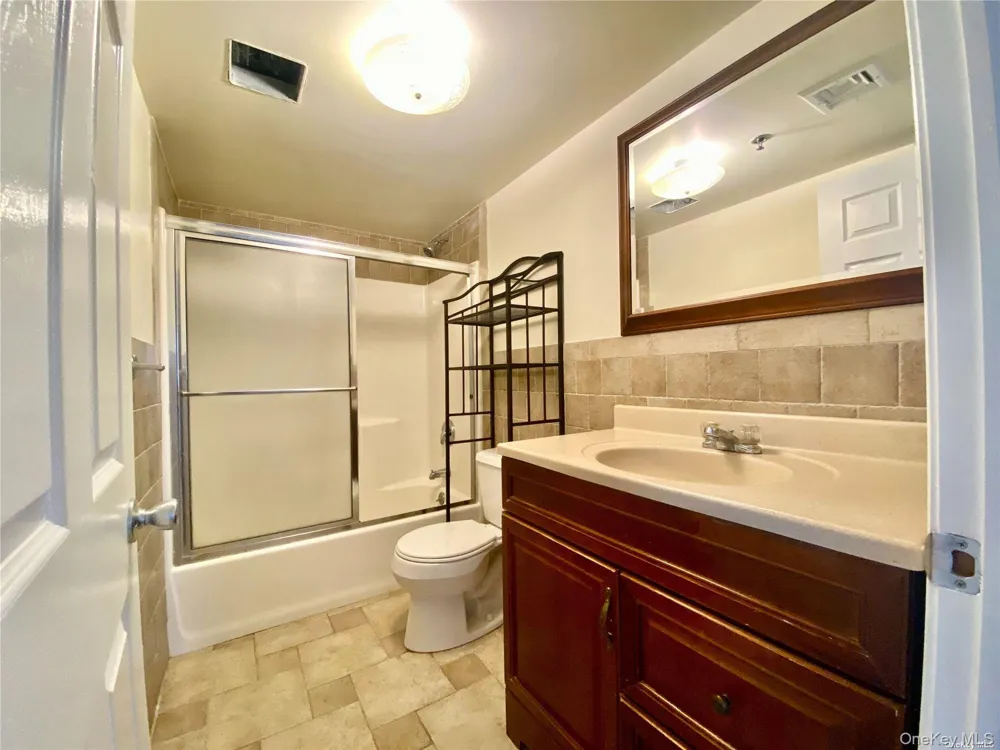 259 Glen Cove Avenue #255 Sea Cliff, NY 11579
