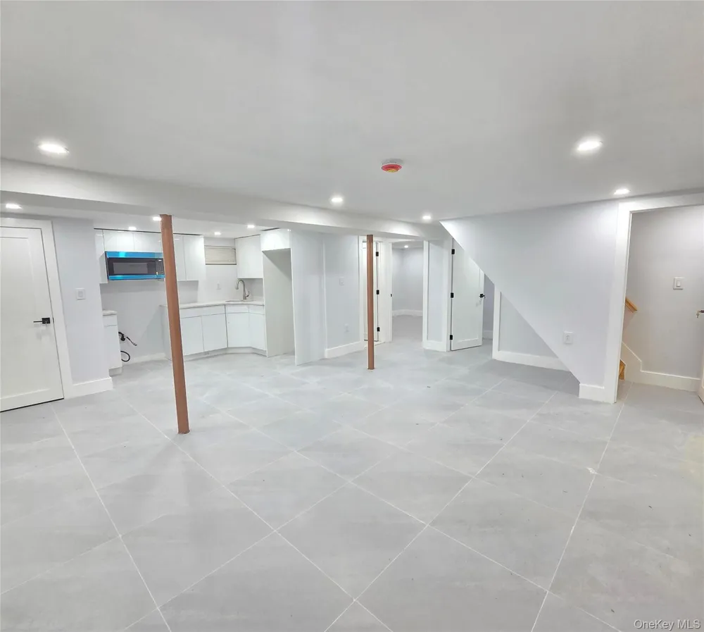21624 132nd Avenue Jamaica, NY 11413