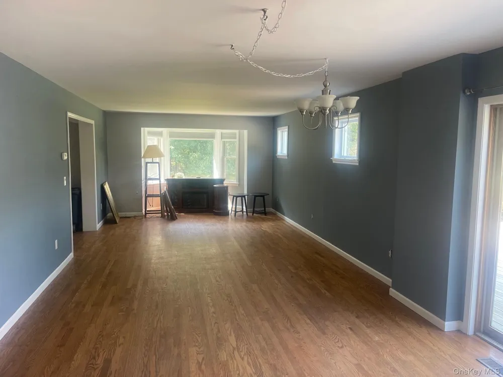 484 Magee Street Southampton, NY 11968
