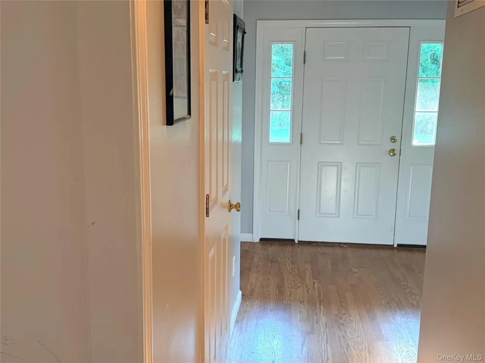 484 Magee Street Southampton, NY 11968