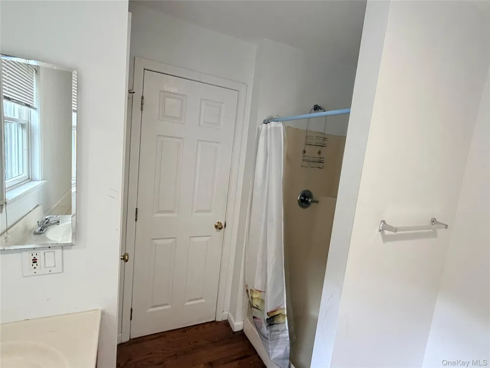 484 Magee Street Southampton, NY 11968