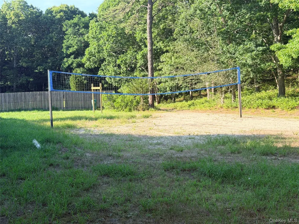 484 Magee Street Southampton, NY 11968