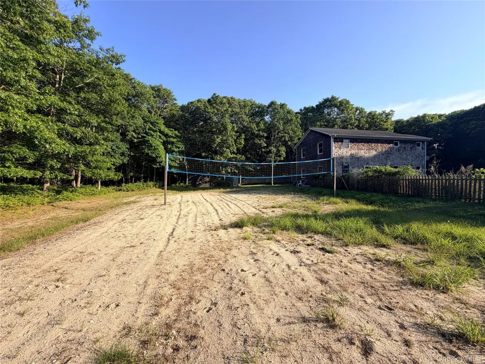 484 Magee Street Southampton, NY 11968