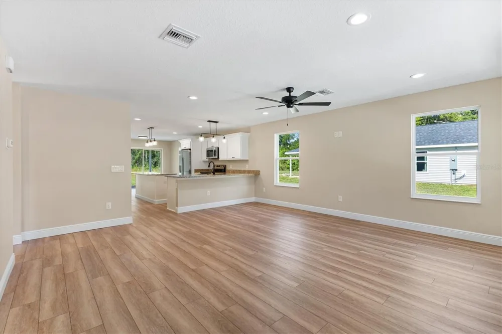 533 E ANDERSON AVENUE Bushnell, FL 33513