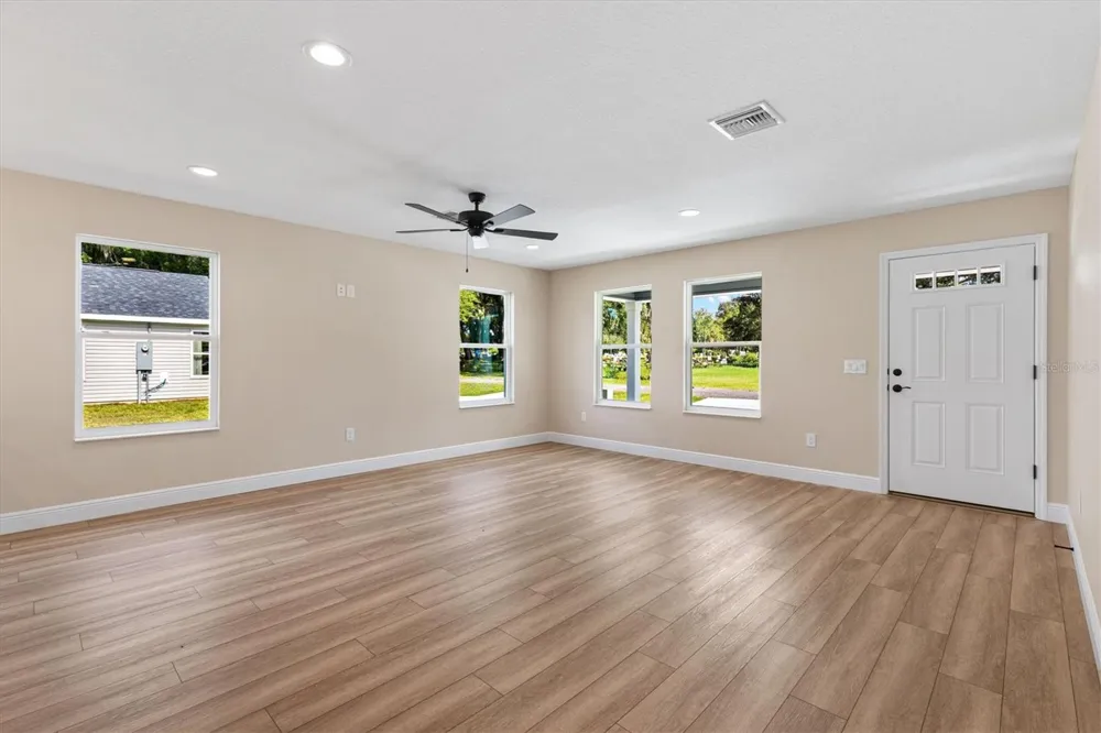 533 E ANDERSON AVENUE Bushnell, FL 33513