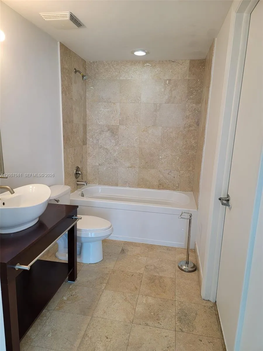 350 S Miami Ave #1515 Miami, FL 33130
