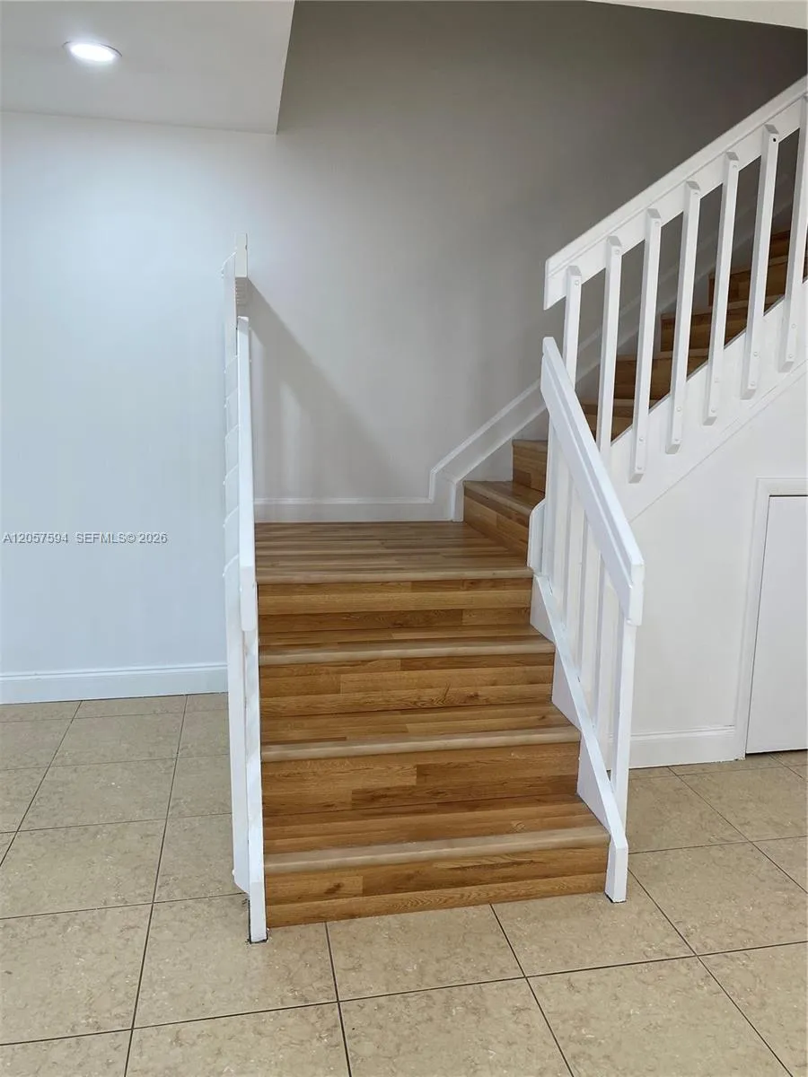 10537 NW 8th St Pembroke Pines, FL 33026