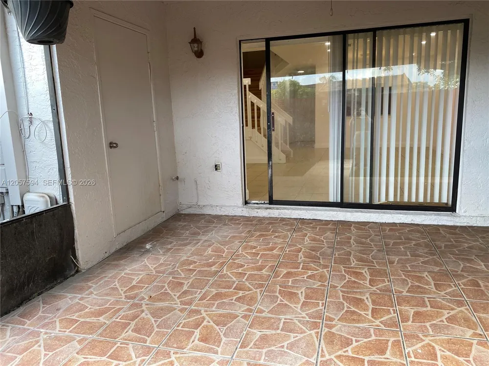 10537 NW 8th St Pembroke Pines, FL 33026