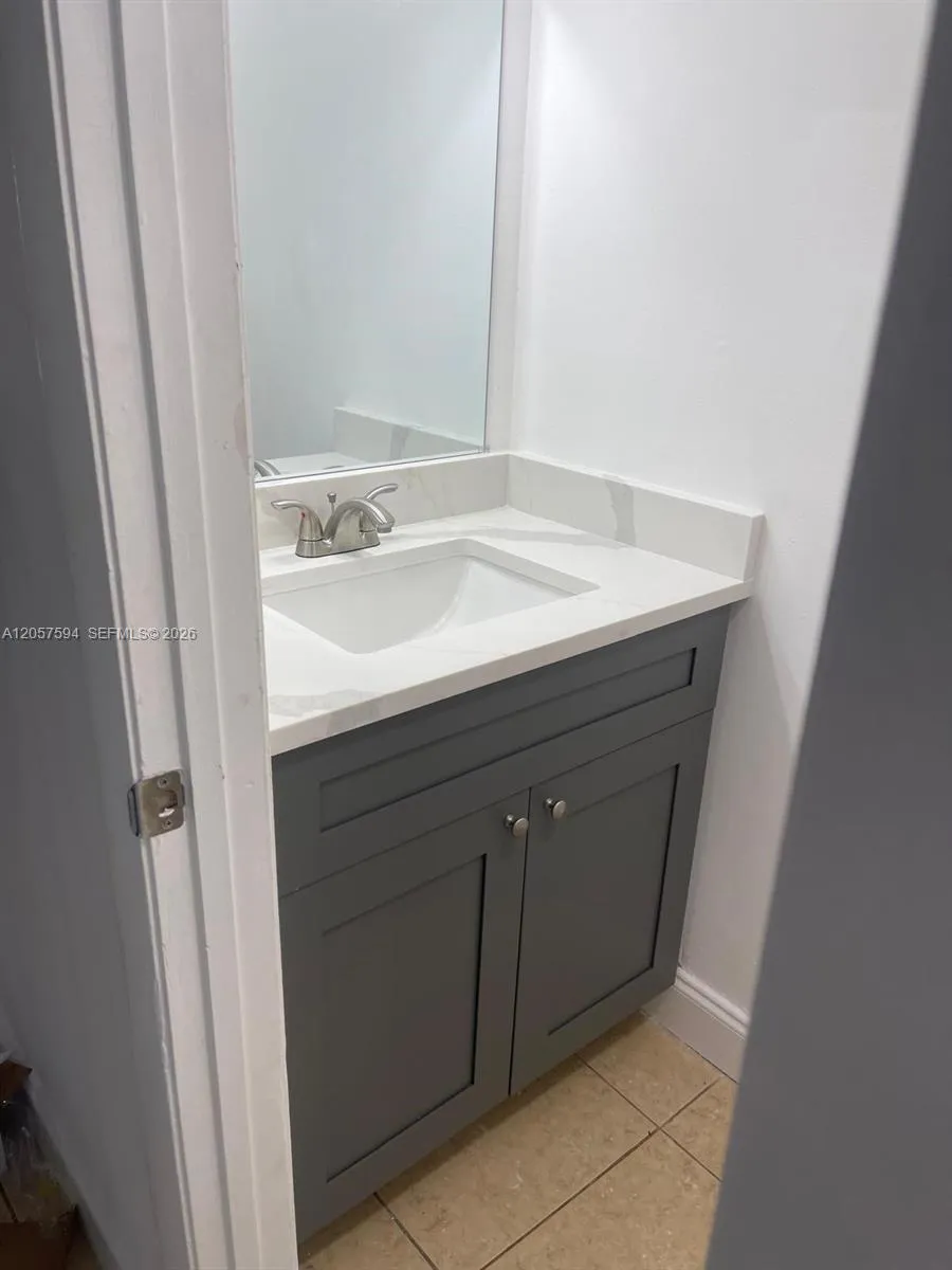 10537 NW 8th St Pembroke Pines, FL 33026