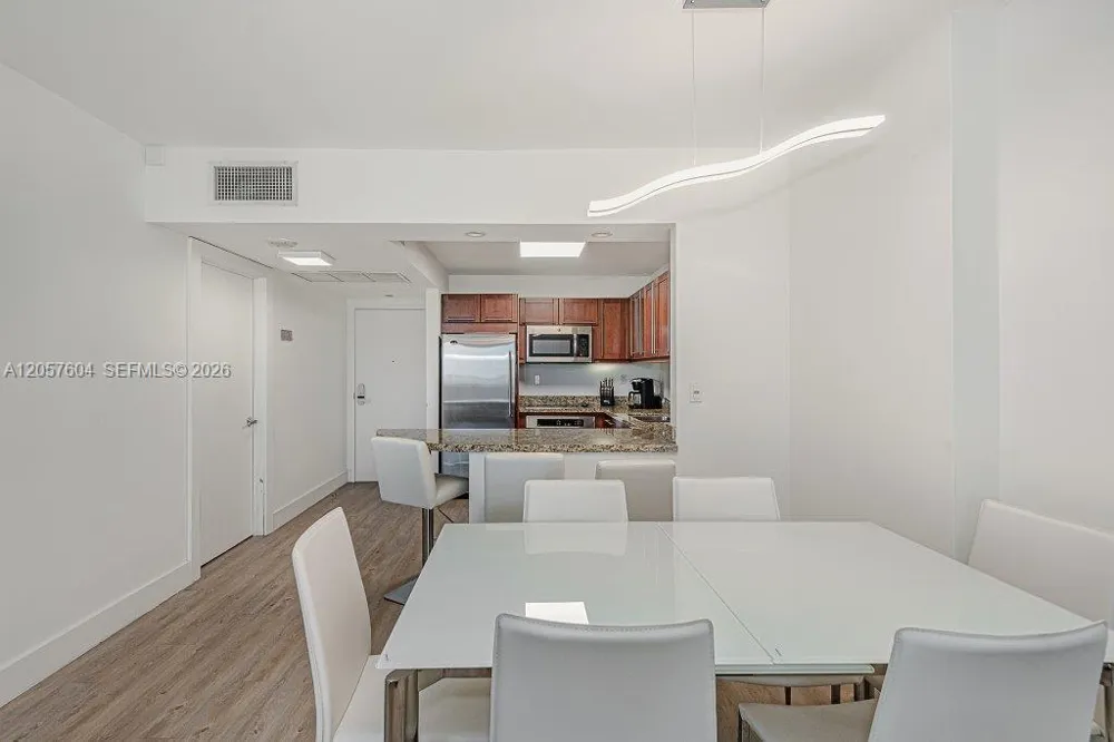 2301 Collins Ave #1528 Miami Beach, FL 33139