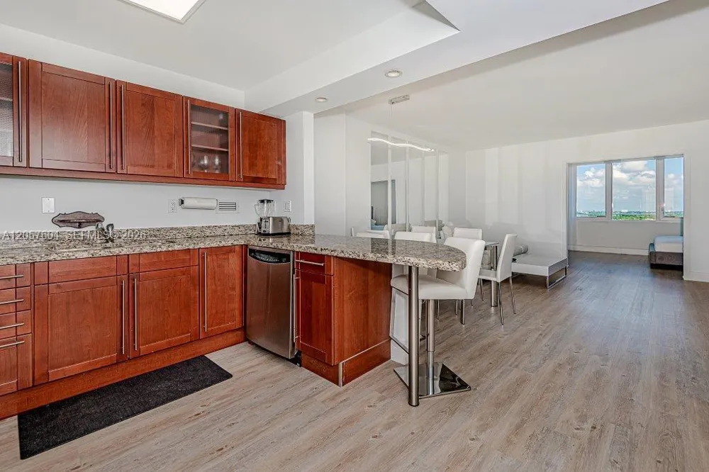 2301 Collins Ave #1528 Miami Beach, FL 33139