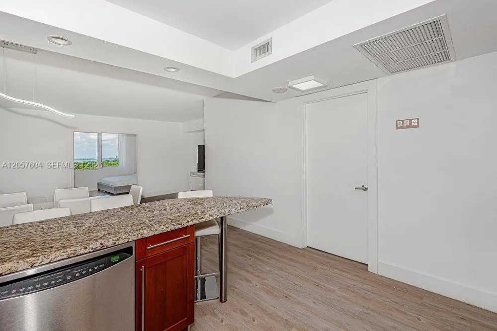 2301 Collins Ave #1528 Miami Beach, FL 33139