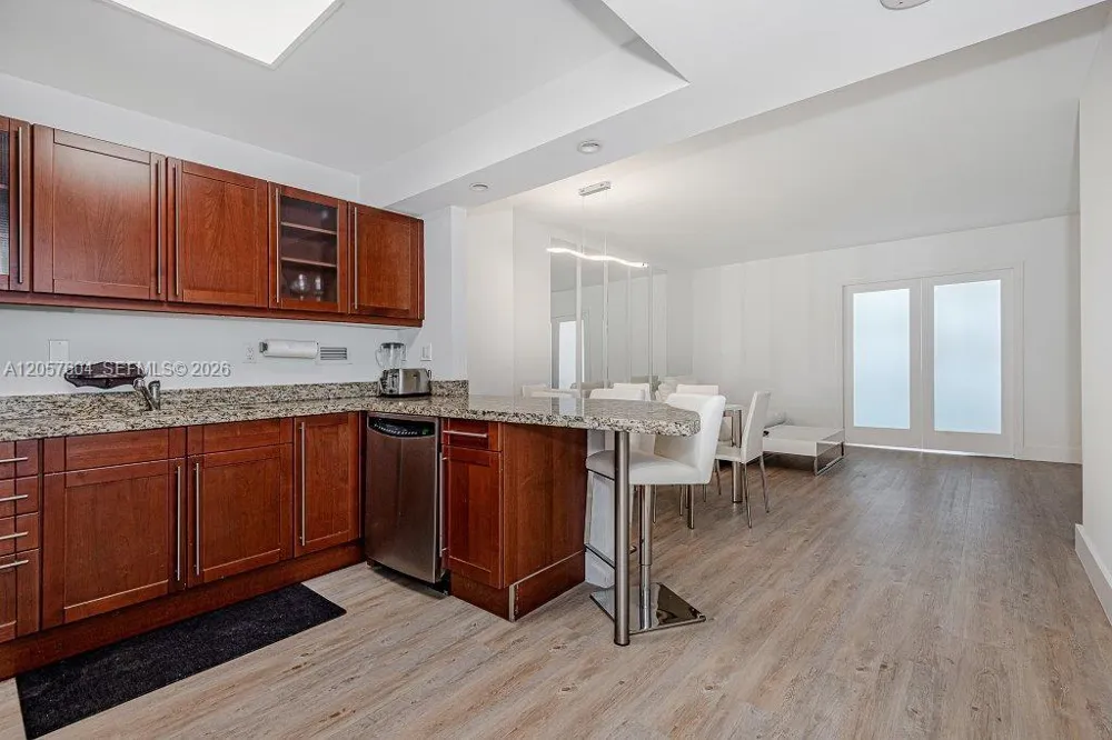 2301 Collins Ave #1528 Miami Beach, FL 33139
