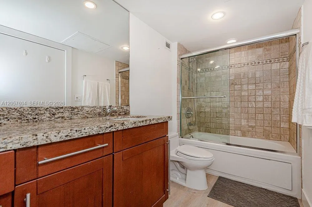 2301 Collins Ave #1528 Miami Beach, FL 33139
