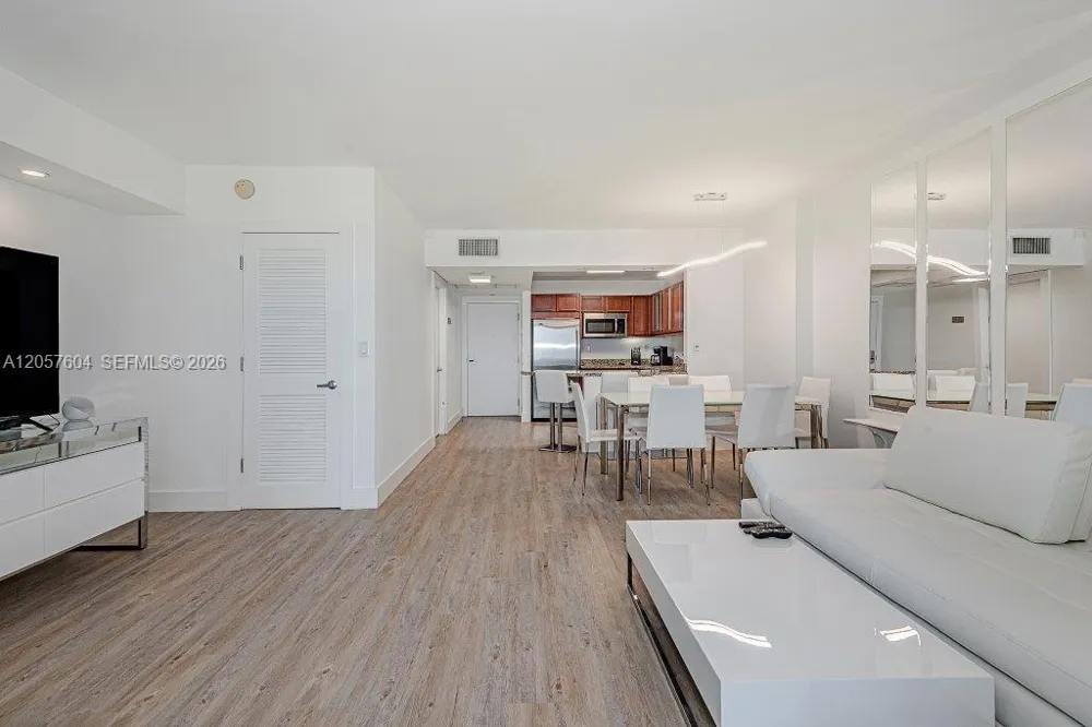 2301 Collins Ave #1528 Miami Beach, FL 33139