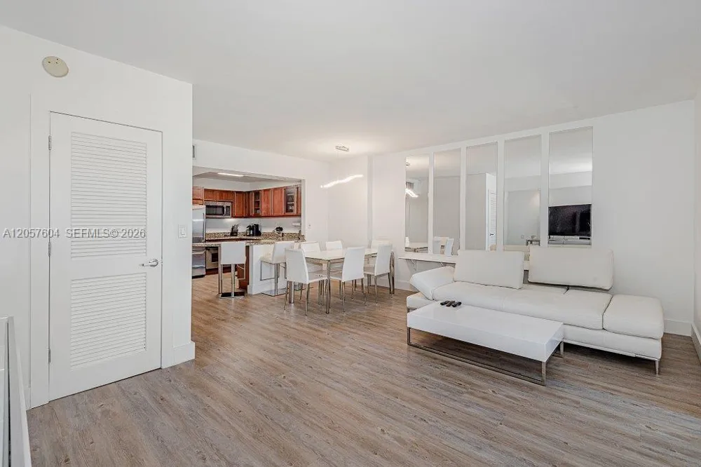 2301 Collins Ave #1528 Miami Beach, FL 33139