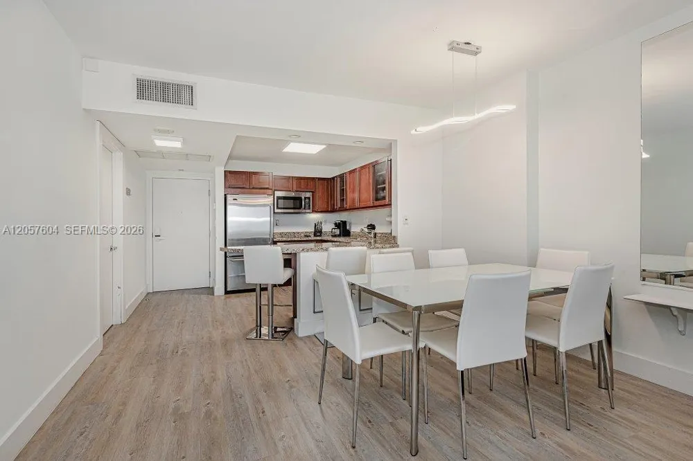 2301 Collins Ave #1528 Miami Beach, FL 33139