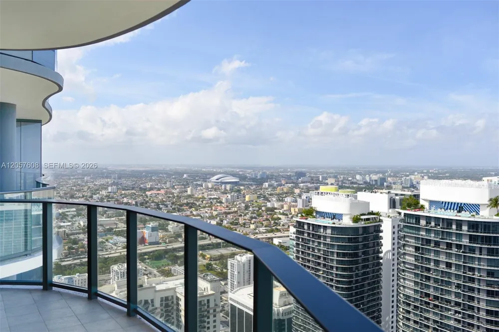 1000 Brickell Plaza #PH5907 Miami, FL 33131