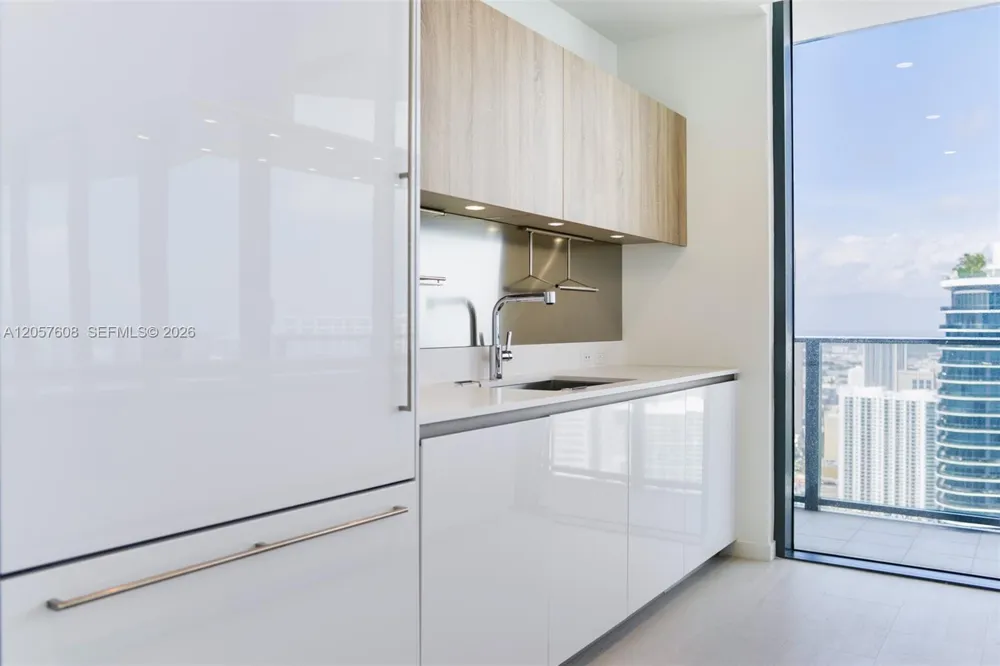 1000 Brickell Plaza #PH5907 Miami, FL 33131