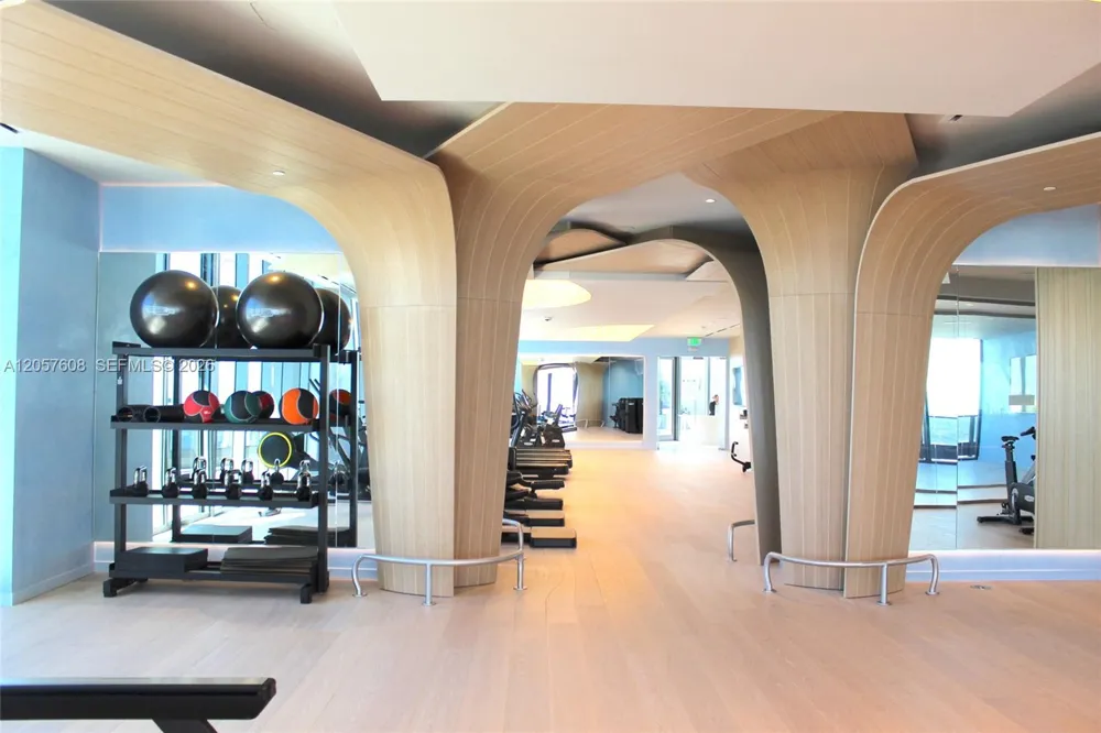 1000 Brickell Plaza #PH5907 Miami, FL 33131