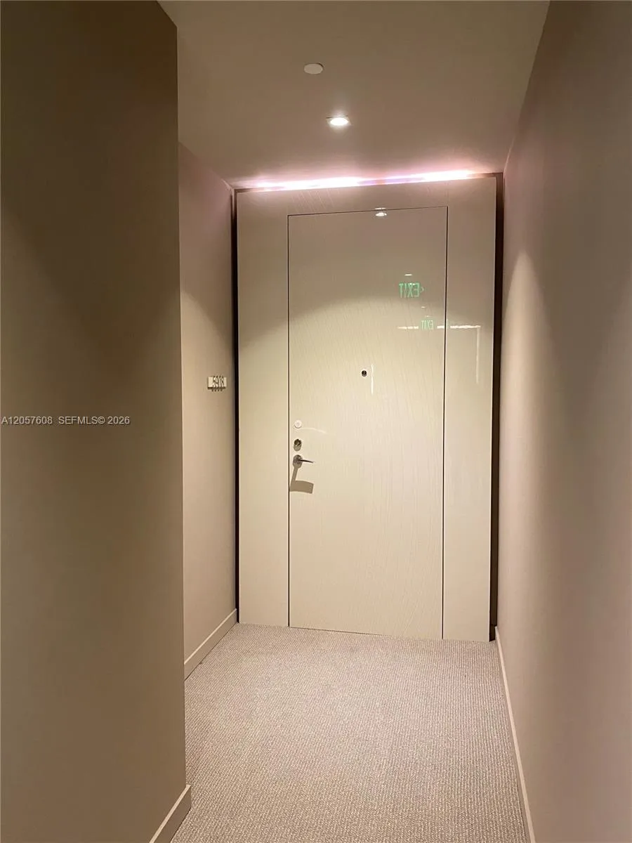 1000 Brickell Plaza #PH5907 Miami, FL 33131