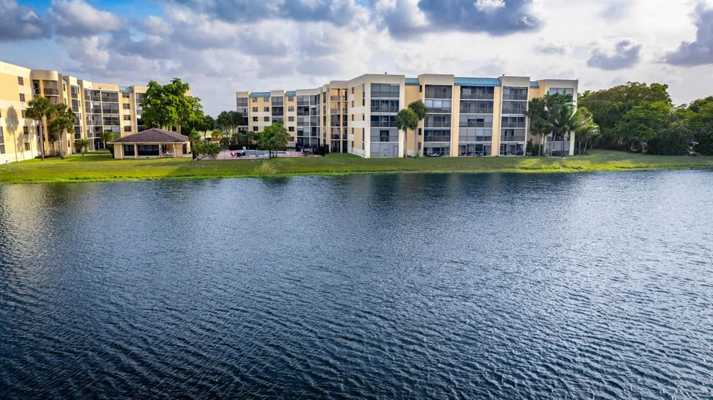 6475 W OAKLAND PARK BOULEVARD #505 Lauderhill, FL 33313