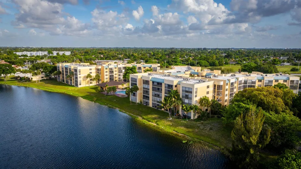 6475 W OAKLAND PARK BOULEVARD #505 Lauderhill, FL 33313