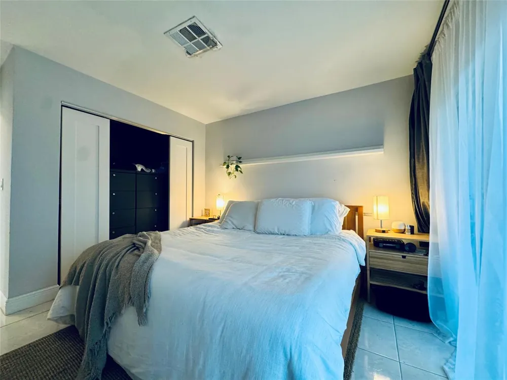 2801 NE 33RD COURT #206 Fort Lauderdale, FL 33306