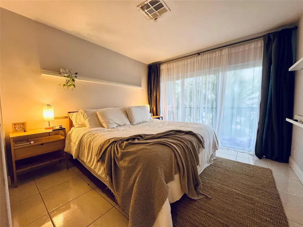 2801 NE 33RD COURT #206 Fort Lauderdale, FL 33306