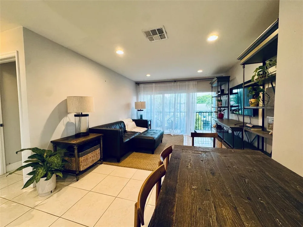 2801 NE 33RD COURT #206 Fort Lauderdale, FL 33306