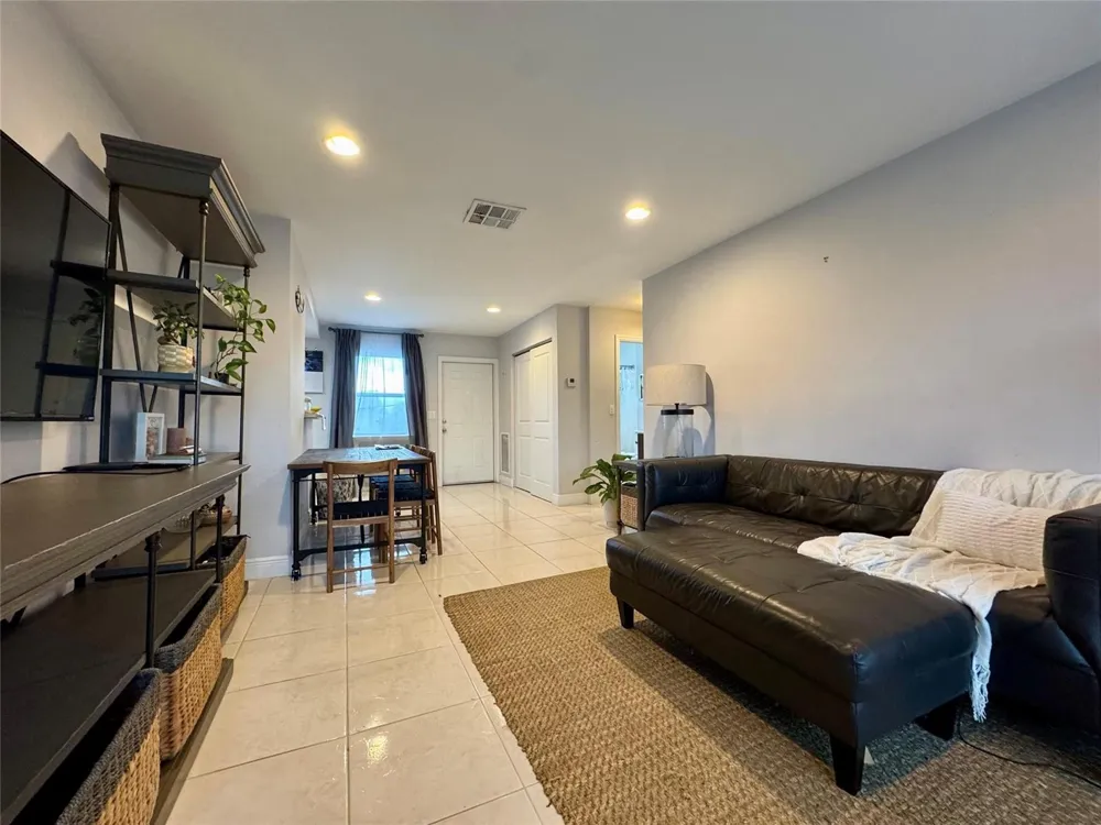 2801 NE 33RD COURT #206 Fort Lauderdale, FL 33306