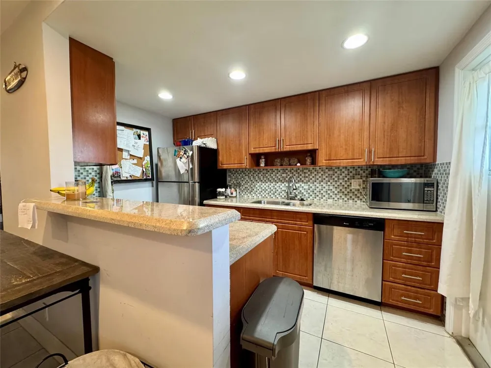2801 NE 33RD COURT #206 Fort Lauderdale, FL 33306