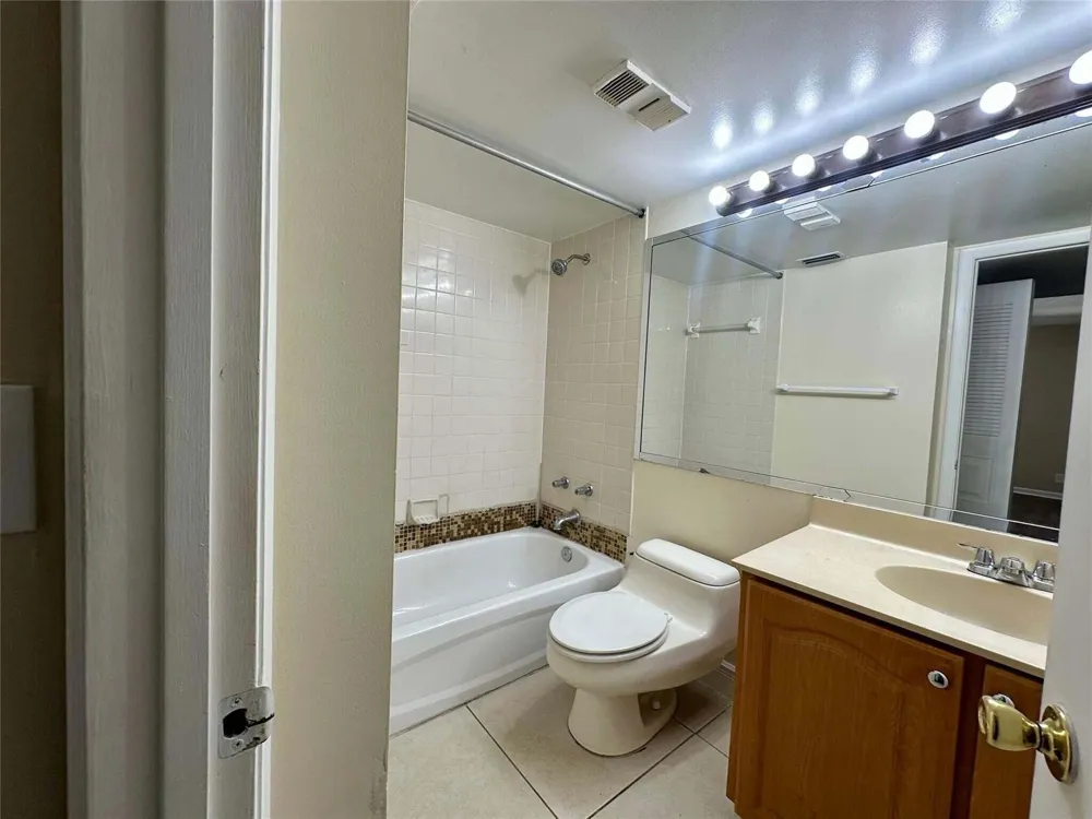 5701 RIVERSIDE DRIVE #205B6 Coral Springs, FL 33067