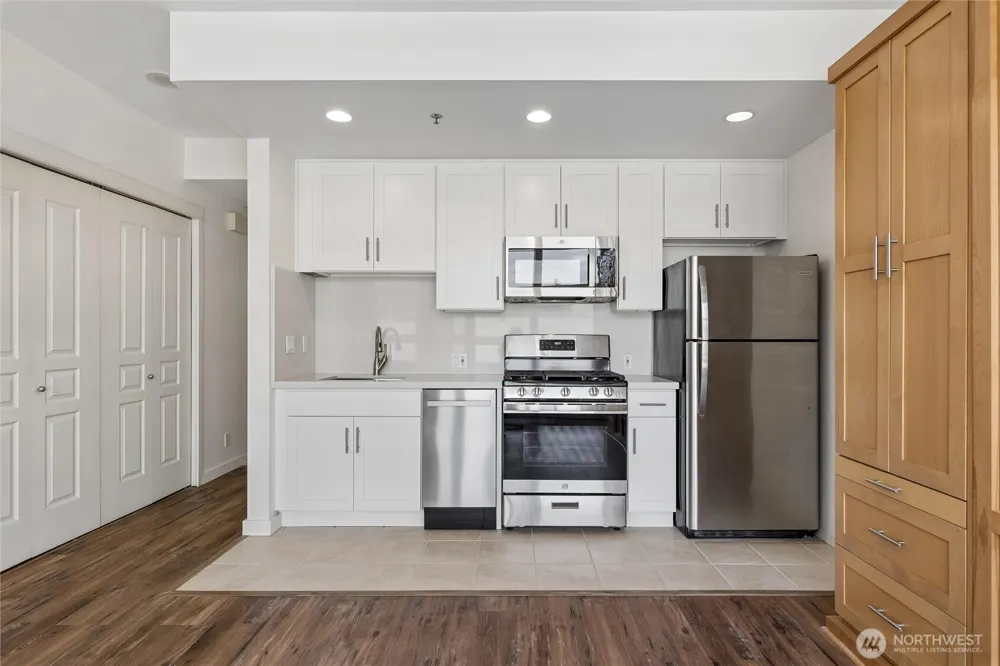 2801 1st Avenue #705 Seattle, WA 98121