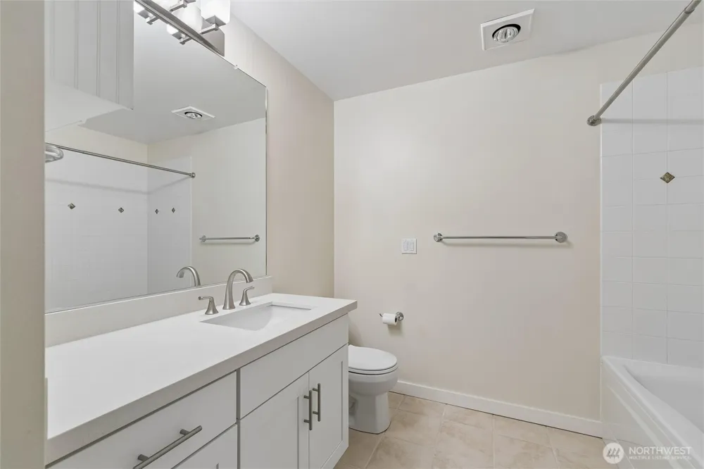 2801 1st Avenue #705 Seattle, WA 98121