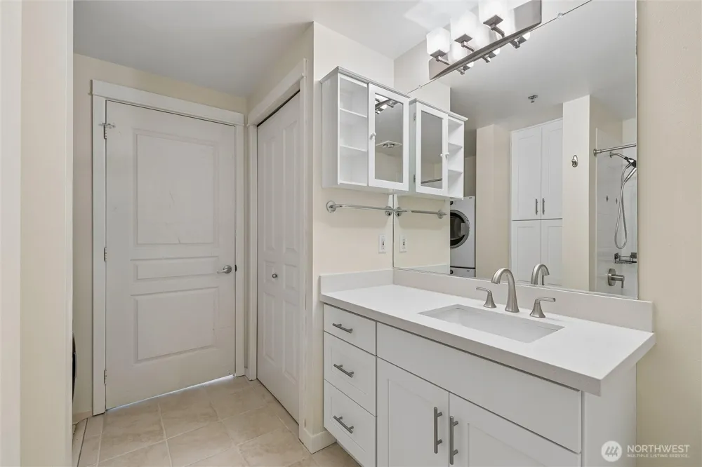 2801 1st Avenue #705 Seattle, WA 98121