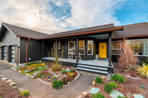 1802 Fairview Court