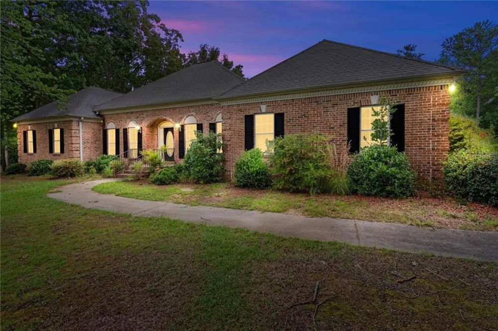 9790 Court Lynn Lane Winston, GA 30187