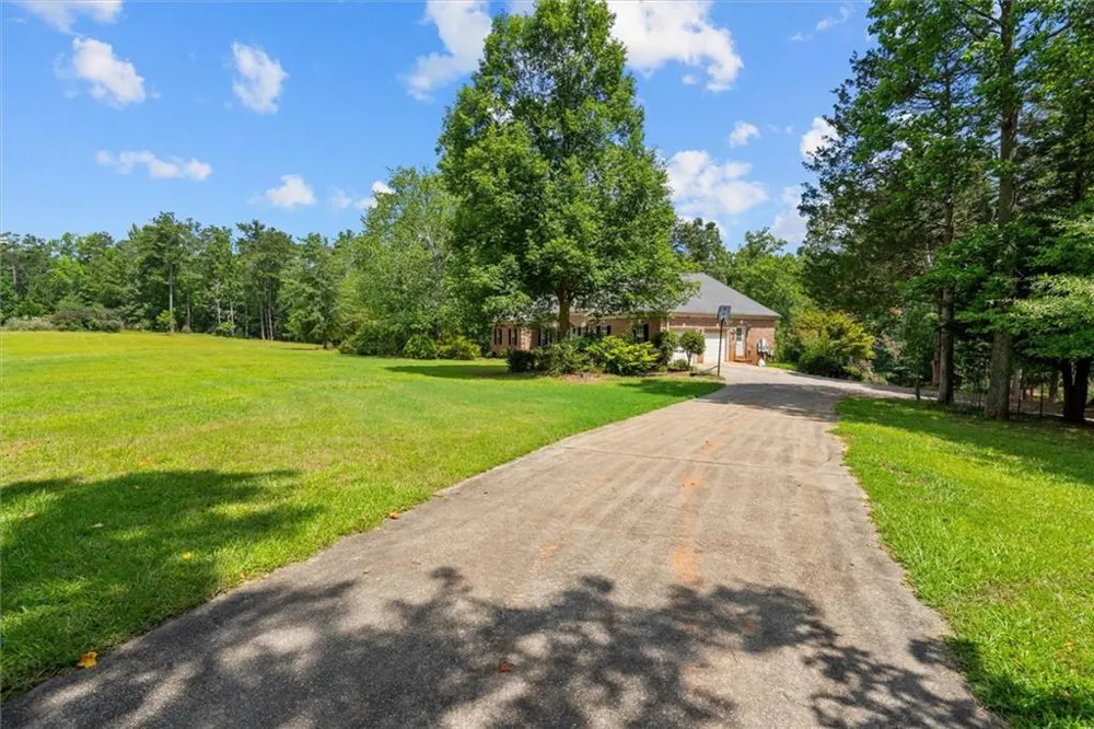 9790 Court Lynn Lane Winston, GA 30187