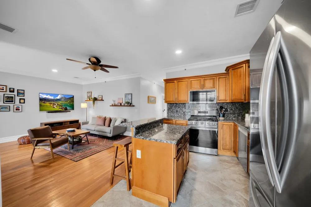 5 GRAND ST Weehawken, NJ 07086