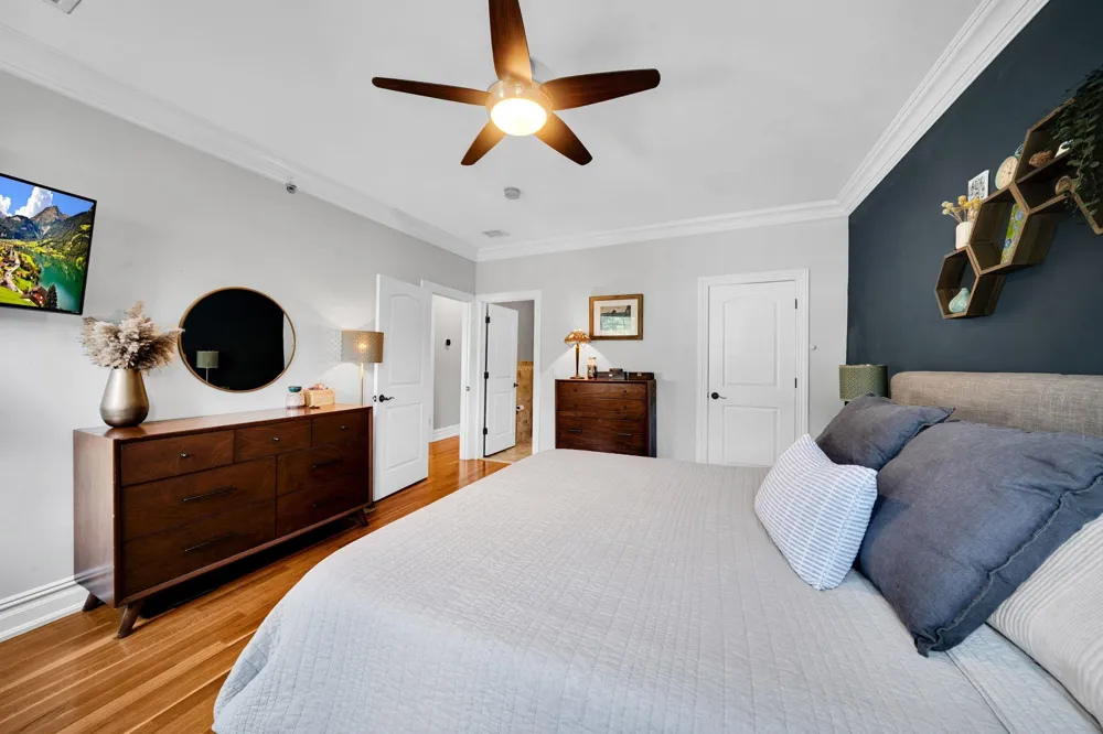 5 GRAND ST Weehawken, NJ 07086