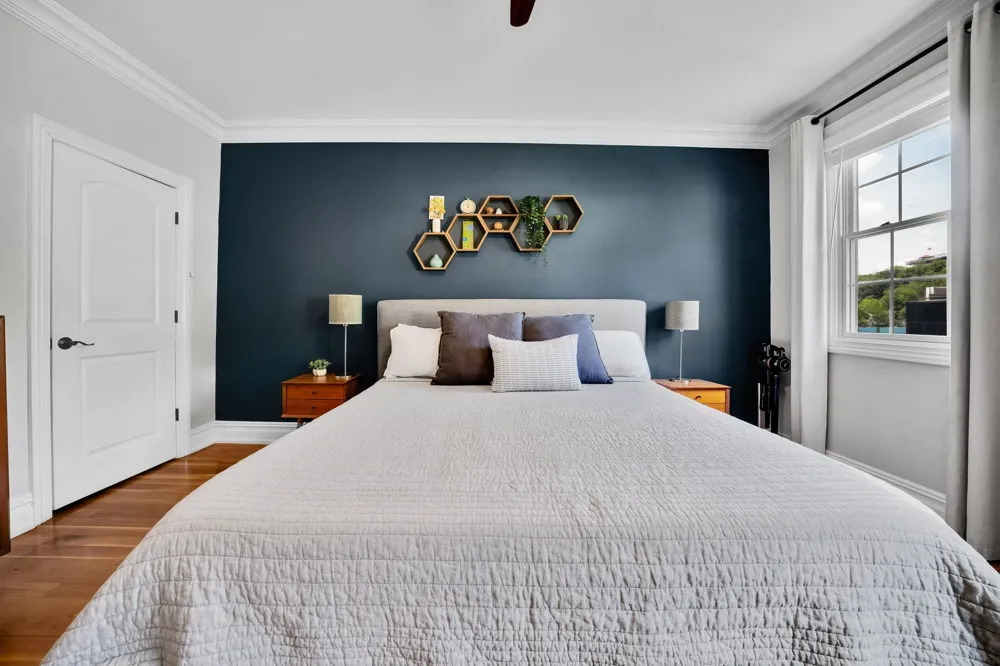 5 GRAND ST Weehawken, NJ 07086