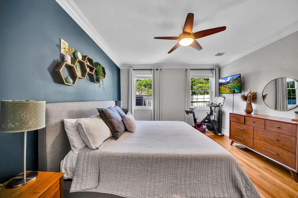 5 GRAND ST Weehawken, NJ 07086