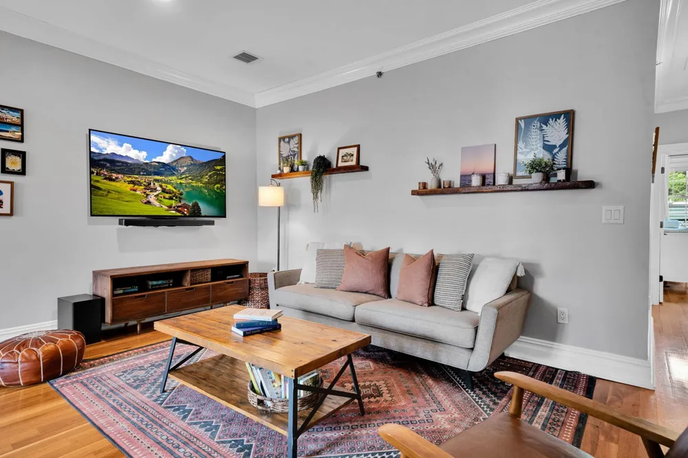 5 GRAND ST Weehawken, NJ 07086
