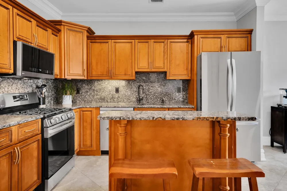 5 GRAND ST Weehawken, NJ 07086