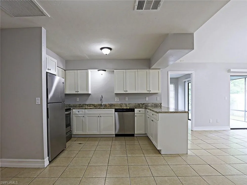 3725 Skyline Boulevard Cape Coral, FL 33914