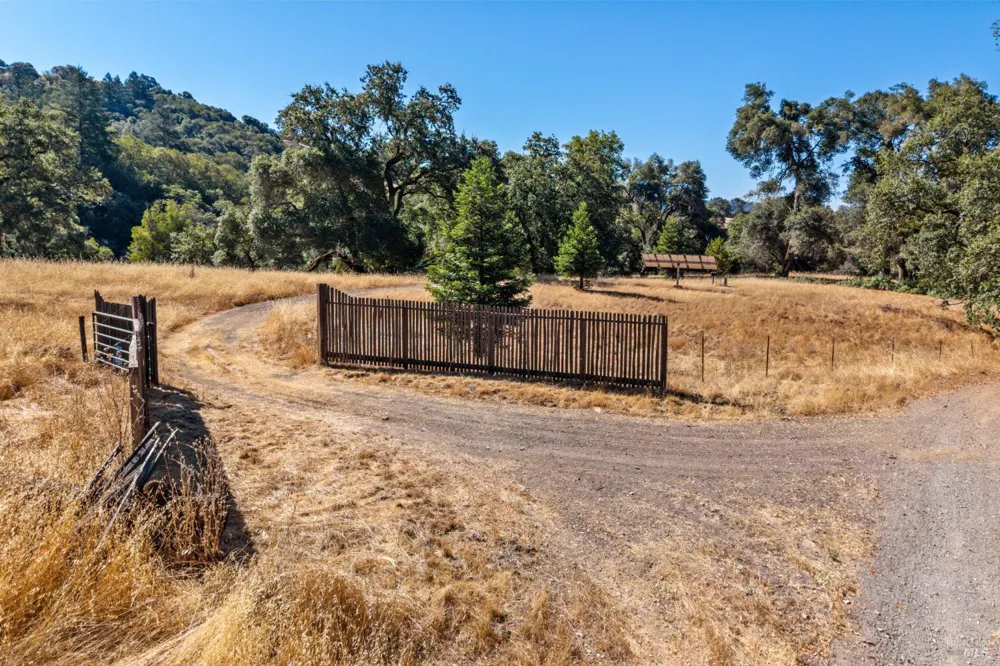 24051 Fig Tree Lane Yorkville, CA 95494
