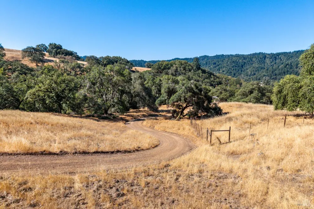 24051 Fig Tree Lane Yorkville, CA 95494