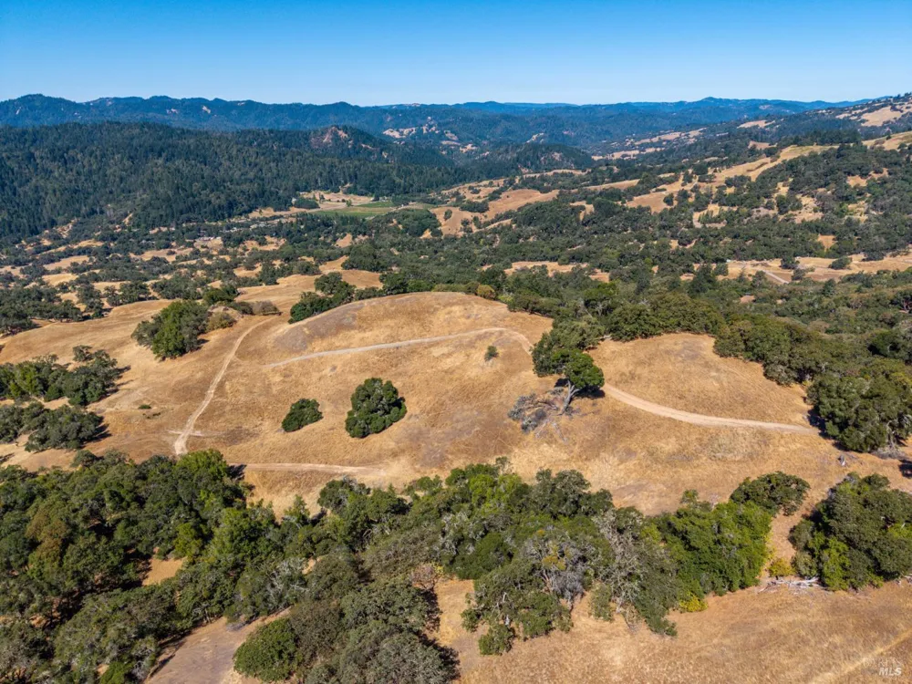 24051 Fig Tree Lane Yorkville, CA 95494
